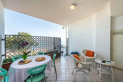 Ferienhaus mit Terrasse direkt am Meer