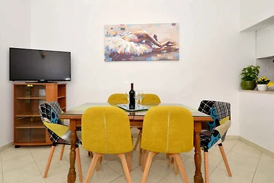 Ferienwohnung mit Terrasse, 10 m vom Meer