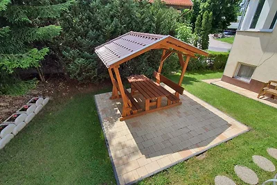 Ferienwohnung mit Kinderspielplatz und Balkon