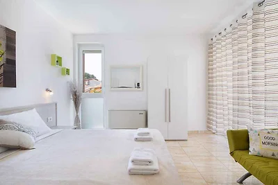 Studio mit Balkon