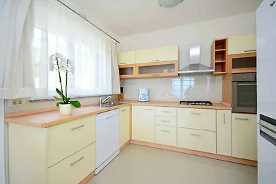 Ferienhaus mit Pool und Klimaanlage