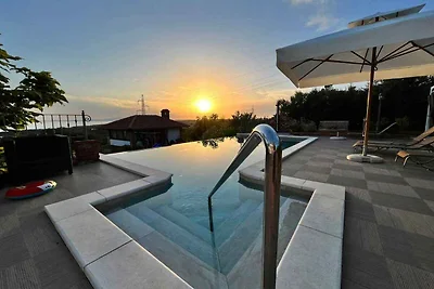 Modernes Apartment mit zwei Schlafzimmern Lid