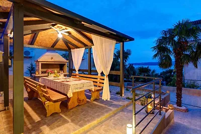 Ferienwohnung mit Swimmingpool und Whirlpool