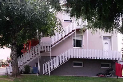 Ferienhaus mit Garten und Grill