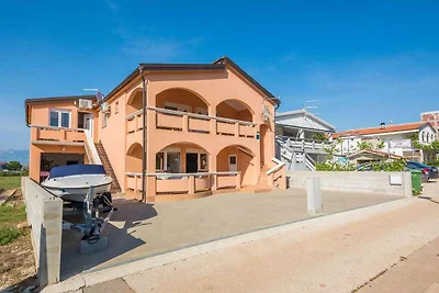 Ferienwohnung mit Balkon und Parkplatz