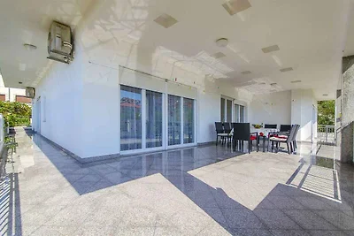 Ferienwohnung mit Klimaanlage und Terrasse