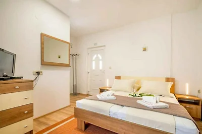 Ferienhaus mit Pool und Klimaanlage