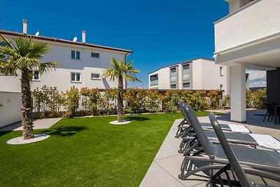 Ferienwohnung mit Pool und Klimaanlage