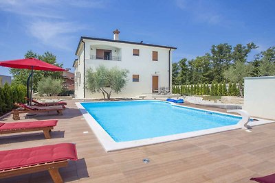 Ferienwohnung mit Pool und Grill