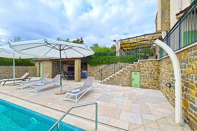 Villa mit Pool und Klimaanlage