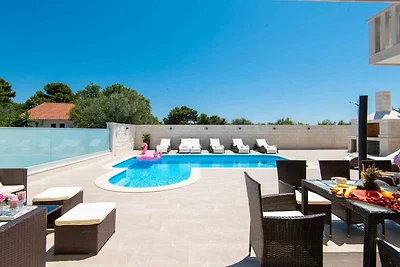 Ferienhaus mit Aussenpool