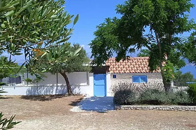 Ferienhaus Mit Terasse und Pool