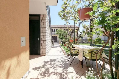 Ferienwohnung mit Terrasse 100 m vom Strand