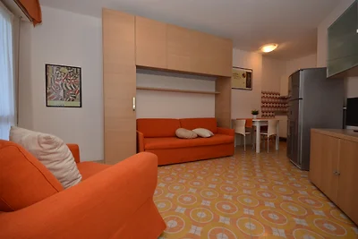 Studio mit Klimaanlage und Balkon