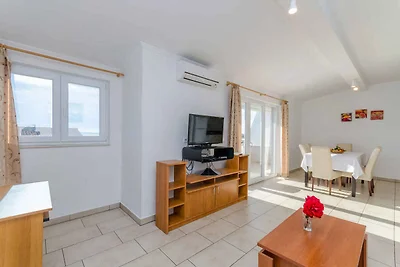 Gemütliche Ferienwohnung Modric mit Meerblick