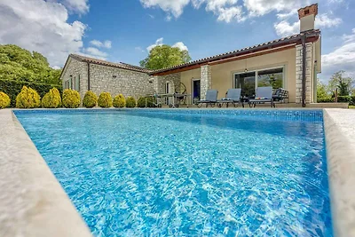 Villa mit Swimmingpool, Sauna, Whirlpool und