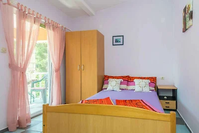 Ferienwohnung mit Balkon, Parkplatz und