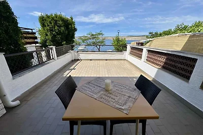 Studio mit einem Balkon direkt am Meer