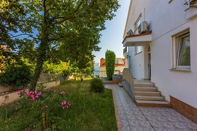 Ferienwohnung mit Balkon und Grillmöglichkeit