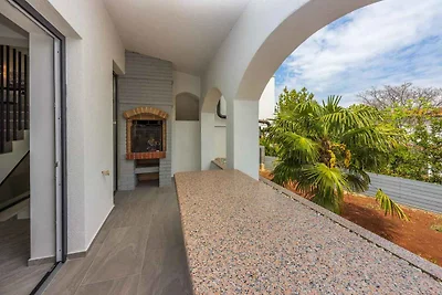 Ferienhaus mit Pool und Klimaanlage