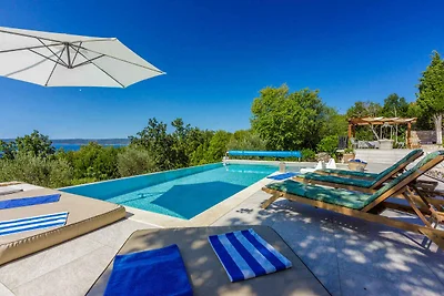 Ferienhaus mit Klimaanlage und Aussenpool