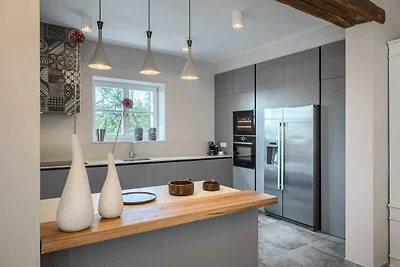 Villa mit Pool und gepflegtem Garten