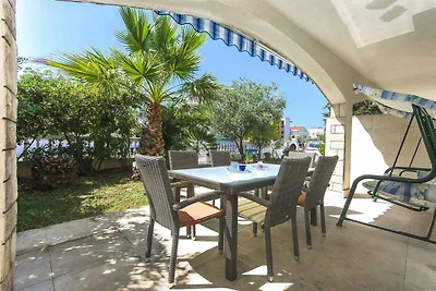 Ferienwohnung mit Terrasse und Grill