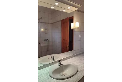 Ferienwohnung mit Terrasse und Garten