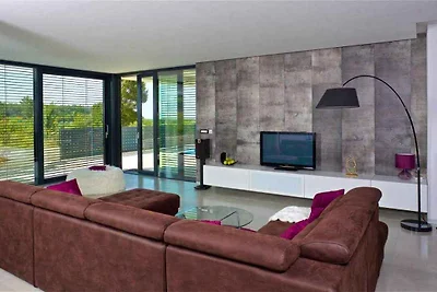 Villa mit Klimaanlage und Pool