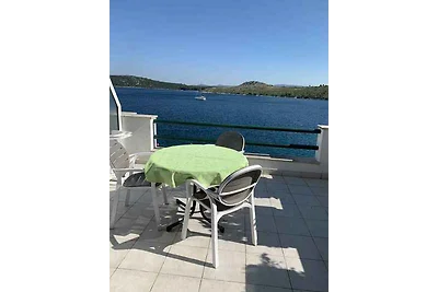Ferienwohnung direkt am Meer mit Terrasse