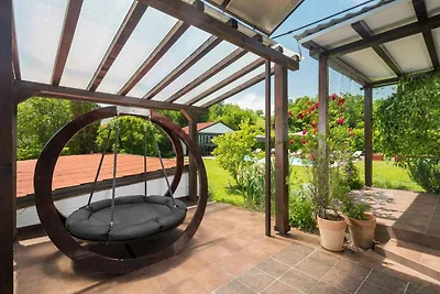 Villa mit beheiztem Pool und Klimaanlage