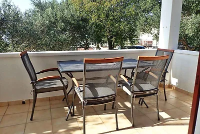 Ferienwohnung mit Garten und Klimaanlage
