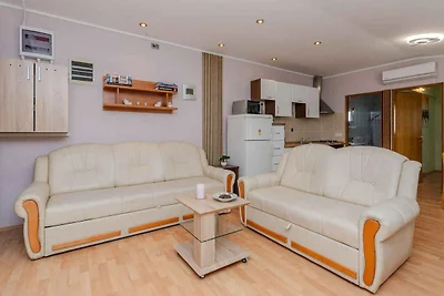 Ferienwohnung mit Balkon und Parkplatz