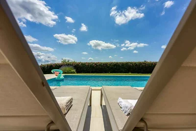 Villa mit Pool, Klimaanlage
