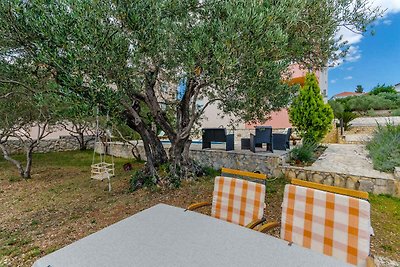 Ferienwohnung mit Pool und Meerausblick