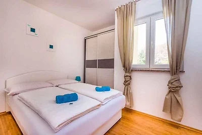 Ferienwohnung mit Klimaanlage und Pool