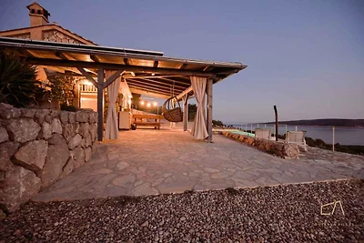 FerienHaus mit Pool und Meerblick auf Krk