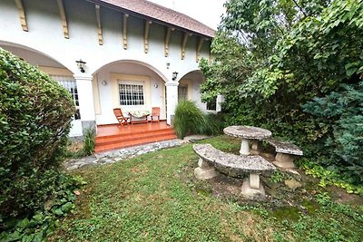 Ferienwohnung mit Terrasse und Garten