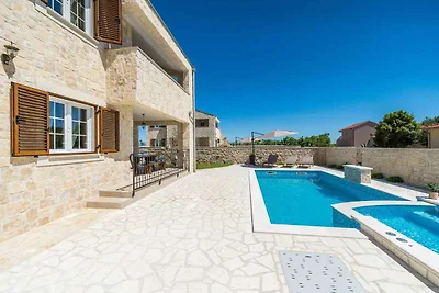 Wunderschöne Steinhausvilla in Privlaka mit b