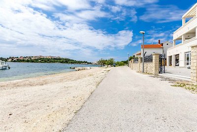 Ferienwohnung mit Terrasse und Grill