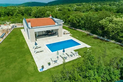Villa mit Klimaanlage und Pool