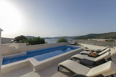 Villa mit Pool