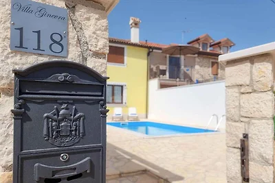 Villa Ginevra mit Pool