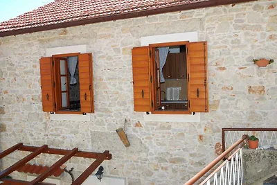 Gemütliche Ferienunterkunft Moskva in Sukošan