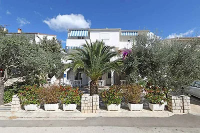 Ferienwohnung mit Terrasse und Klimaanalge im