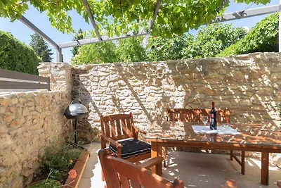 Ferienhaus mit Terrasse und Whirlpool