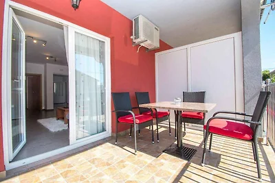 Gemütliche Ferienwohnung AS in Vodice mit Gar