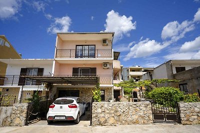 Ferienwohnung mit Klimaanlage und Balkon in S