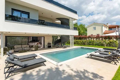 Villa mit Whirlpool und Sauna