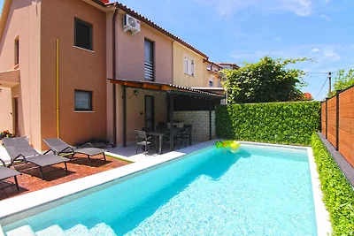 Ferienhaus mit Klimaanlage und Pool